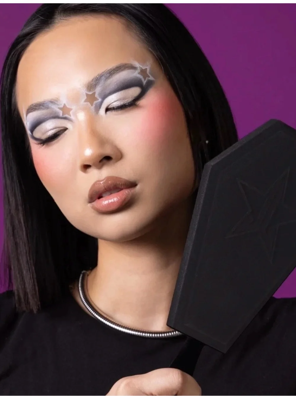 Jeffree Star Cosmetics Coffin-Shaped Mirror limited edition velvet black